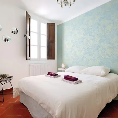 Apartment Vieille 55 M2 Avec Terrasse 16m2 Et 2chambres Vraie Climatisation